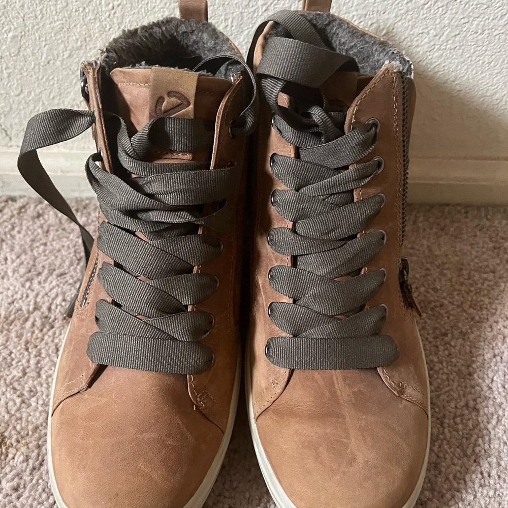 Ecco Soft Tred Women’ Boot 8.5 View 2